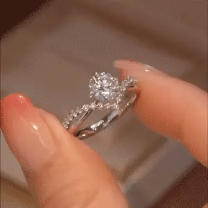 🔥 LAST DAY 90% OFF: 360° Hover-Crown Finger-Elongating D-Color VVS1 Flawless Infinity-V Cross Moissanite Ring